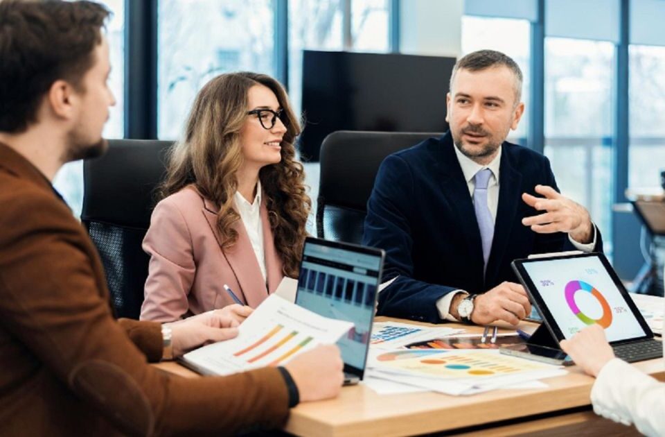 ROI-Focused Link Building - Case Studies & Real Results with LinqBuilder