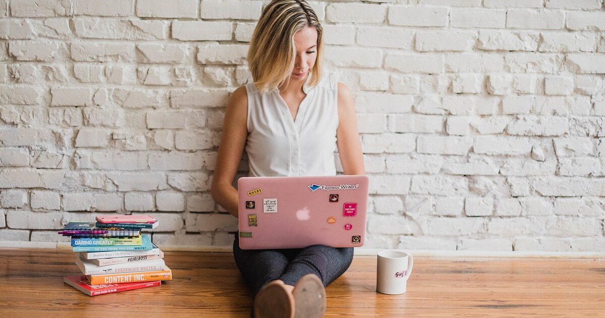 2026 E-E-A-T Roadmap: Why Human-First Content Beats AI in SGE