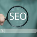 Humans vs. Robots: Balancing SEO Keywords with E-E-A-T