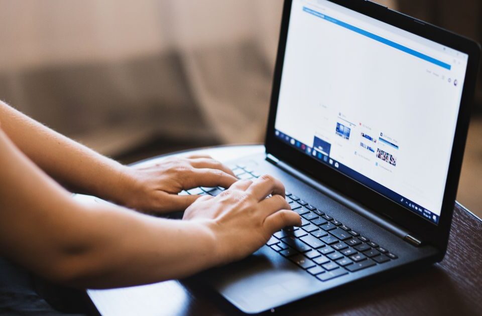 White-Hat vs. Grey-Hat Link Building: What Works Safely?