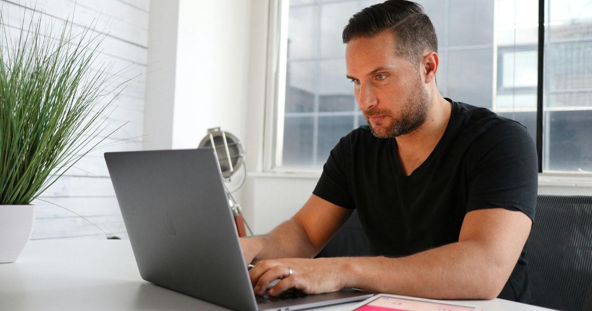 Build High-Authority Backlinks Without an Internal Team
